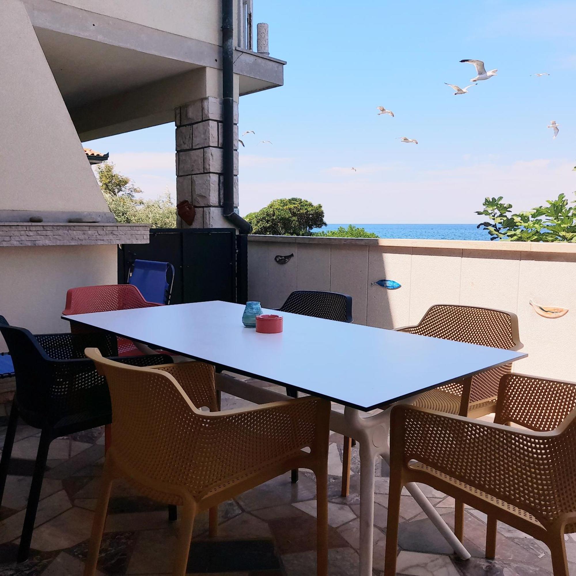 Apartmaji Pri Bosi Nogi Изола Экстерьер фото